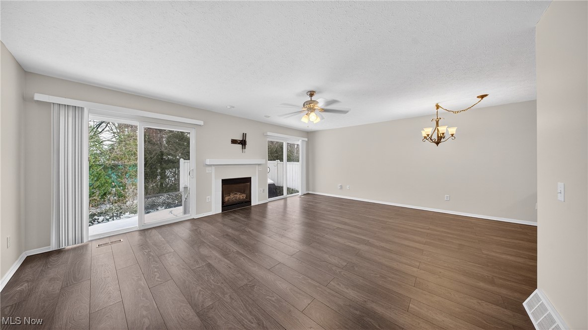 Forest View Xings Condo Ph 03 - Residential