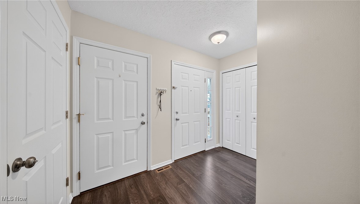 Forest View Xings Condo Ph 03 - Residential