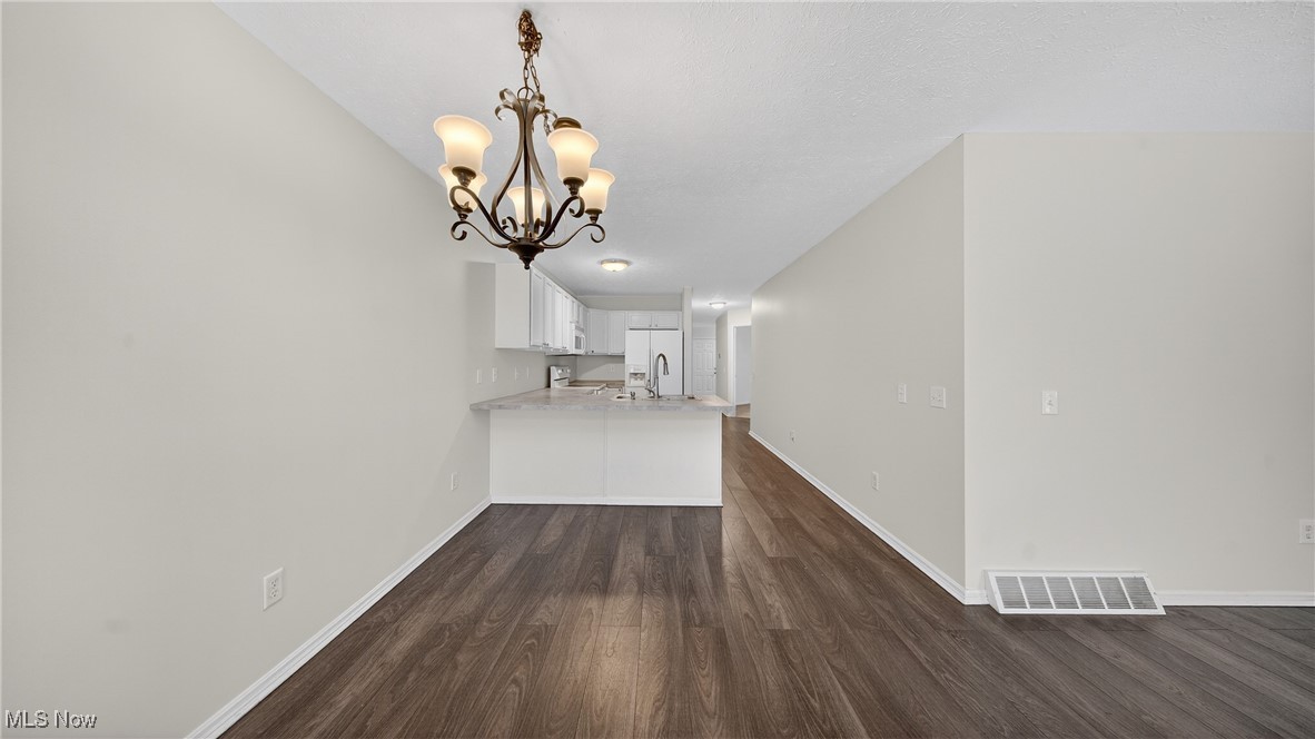 Forest View Xings Condo Ph 03 - Residential