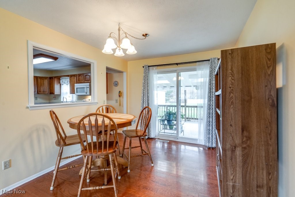 7437 W Point Drive, North Ridgeville, Ohio image 10