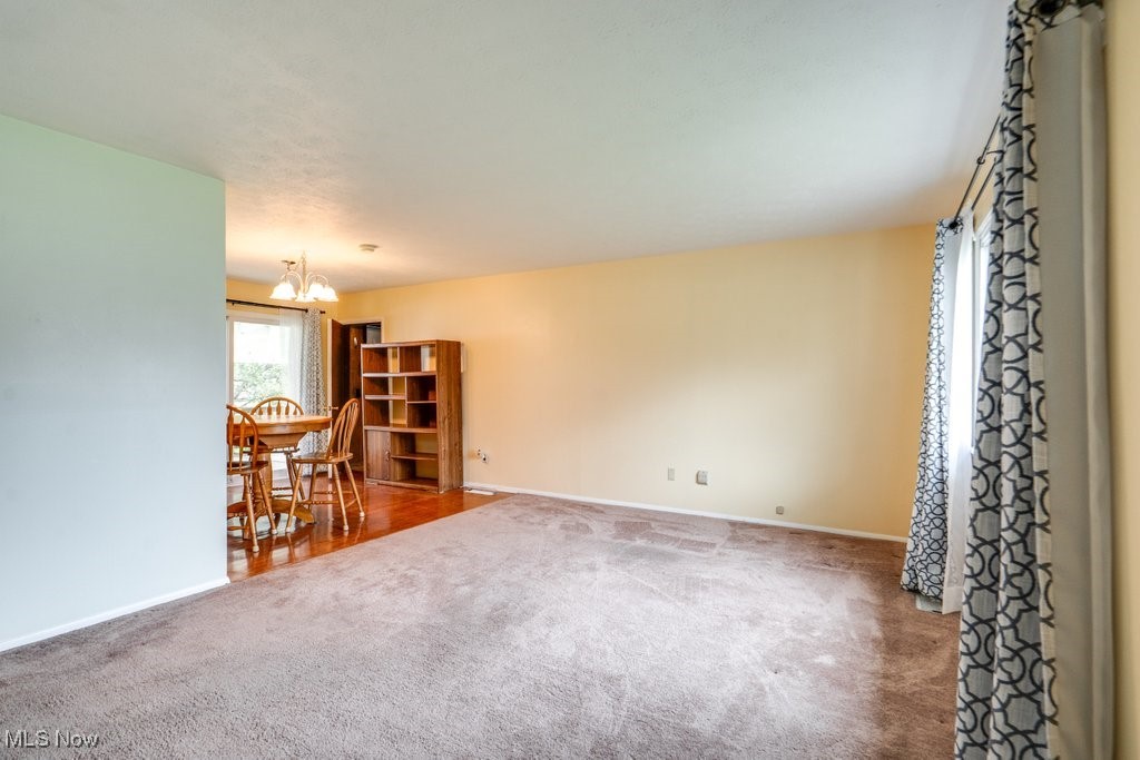 7437 W Point Drive, North Ridgeville, Ohio image 8