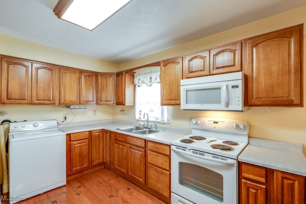7437 W Point Drive, North Ridgeville, Ohio image 13