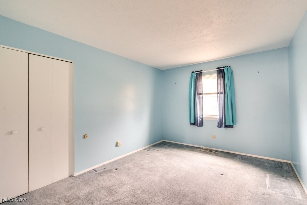 7437 W Point Drive, North Ridgeville, Ohio image 16