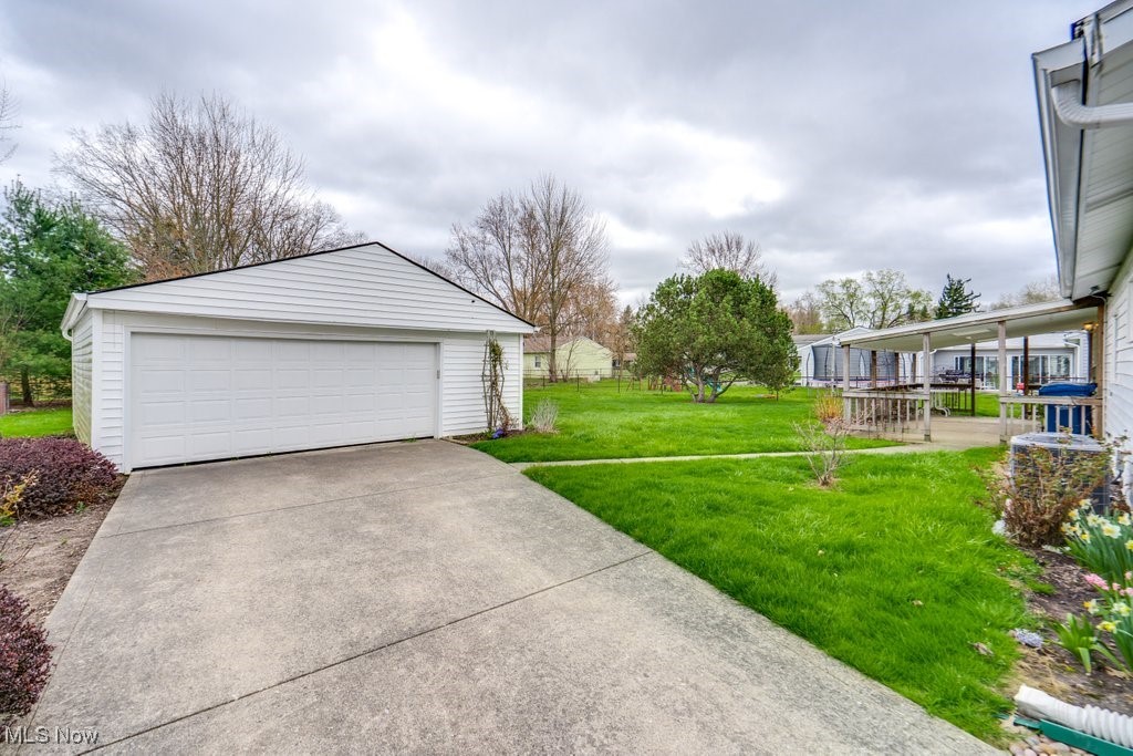 7437 W Point Drive, North Ridgeville, Ohio image 31