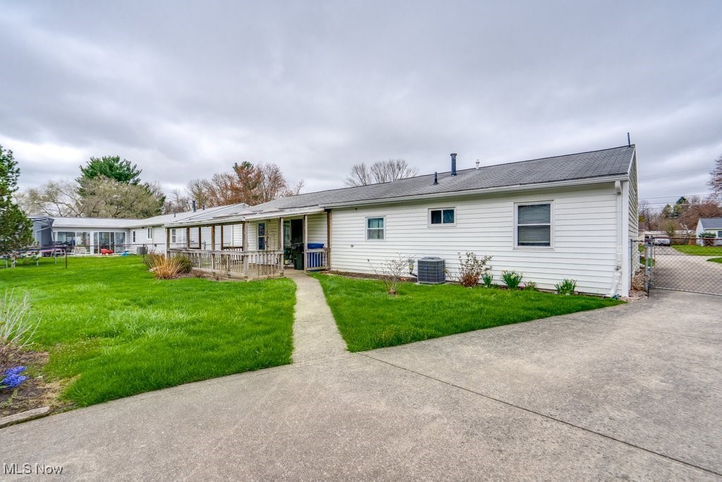 7437 W Point Drive, North Ridgeville, Ohio image 33