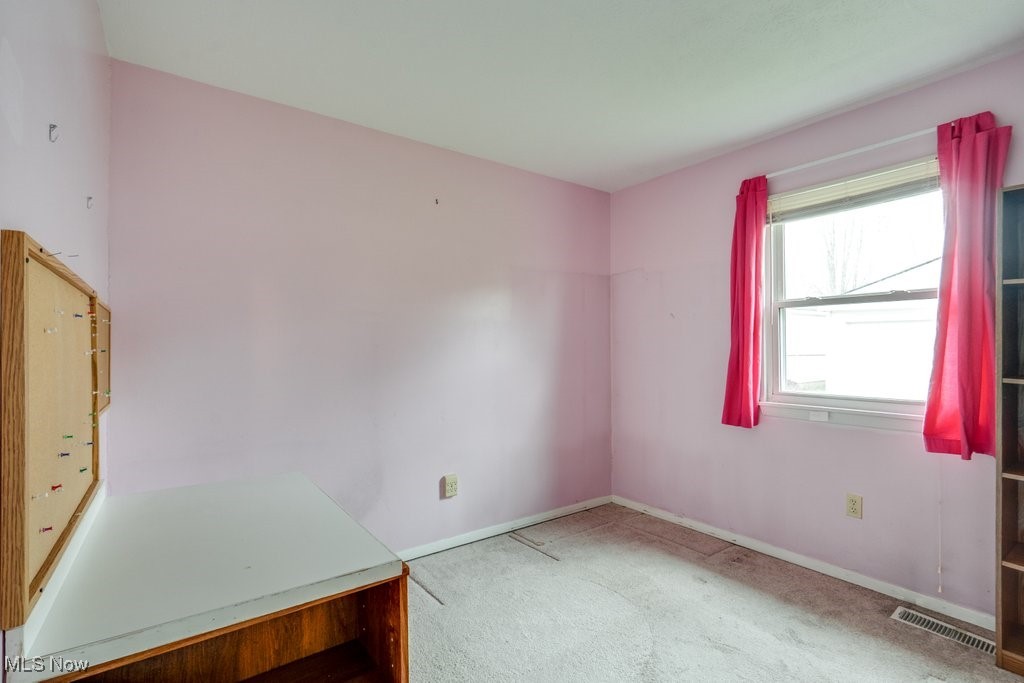 7437 W Point Drive, North Ridgeville, Ohio image 25