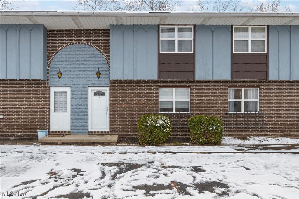 Photo of 270 Lincoln Street SW, Hartville, OH 44632 (MLS # 5175883)