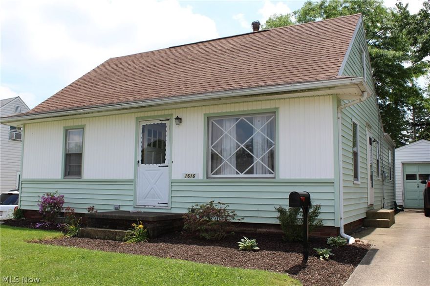 Beautiful 3 bedroom home.  Hardwood floors.  Move in ready!!!  One car detached garage. Fenced in back yard.