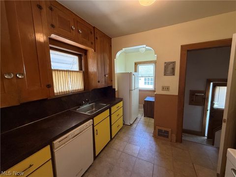 Tiny photo for 18309 Edgerton Road, Cleveland, OH 44119 (MLS # 5202828)