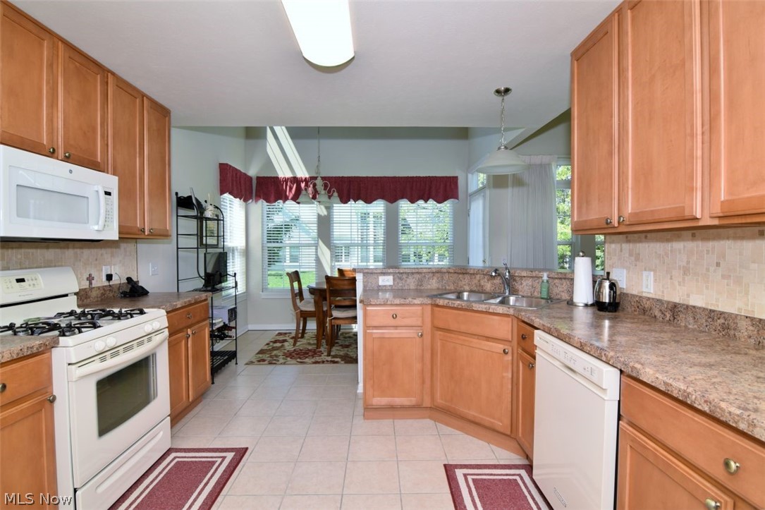Legends/Aberdeen Condo Ph #xiv - Residential
