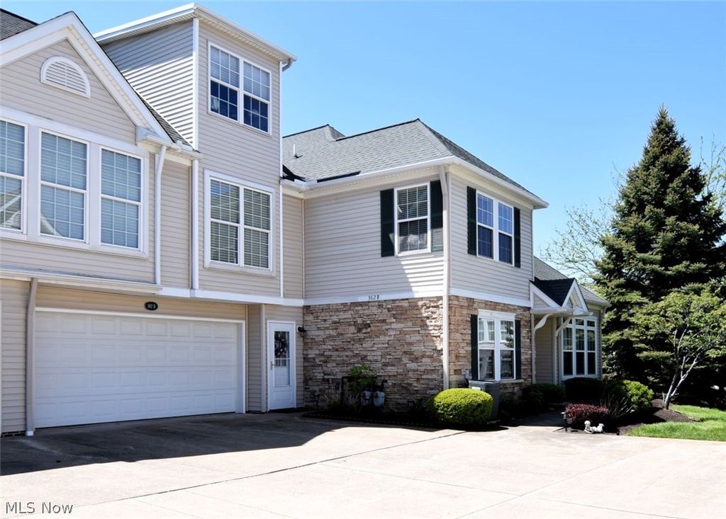 Photo of 362 E Legend Court #B, Highland Heights, OH 44143 (MLS # 5207495)