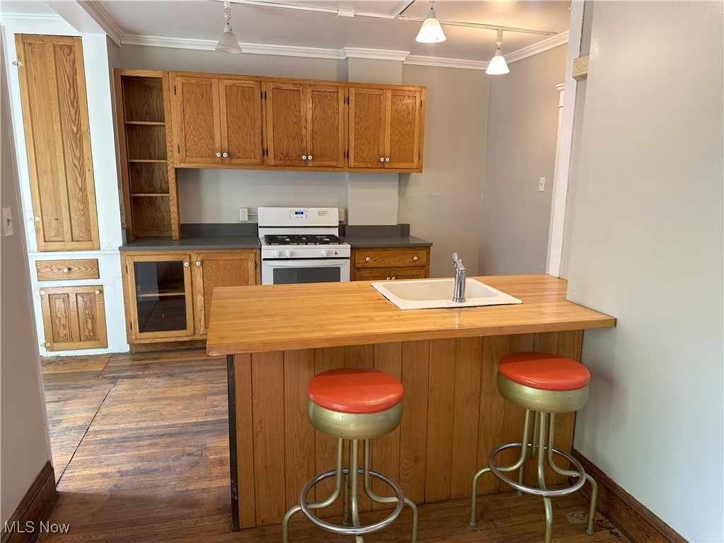 Cleveland Heights, Ohio 44106, United States, 10 Bedrooms Bedrooms, ,4 BathroomsBathrooms,Residential,Active,47861