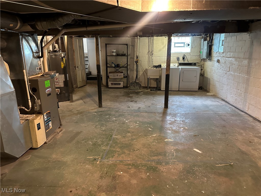 Cleveland Heights, Ohio 44106, United States, 10 Bedrooms Bedrooms, ,4 BathroomsBathrooms,Residential,Active,47861