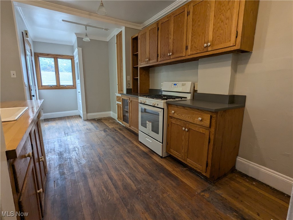 Cleveland Heights, Ohio 44106, United States, 10 Bedrooms Bedrooms, ,4 BathroomsBathrooms,Residential,Active,47861