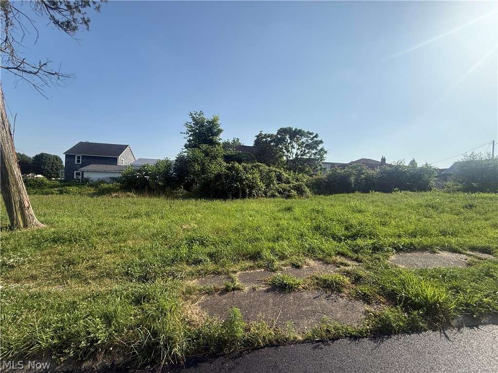 Photo 1 of 1 — 1114 24th Street, Parkersburg, WV 26101