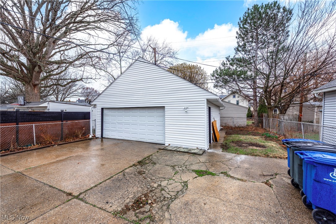 Lakewood, Ohio 44107, United States, 5 Bedrooms Bedrooms, ,3 BathroomsBathrooms,Residential,Active,98222