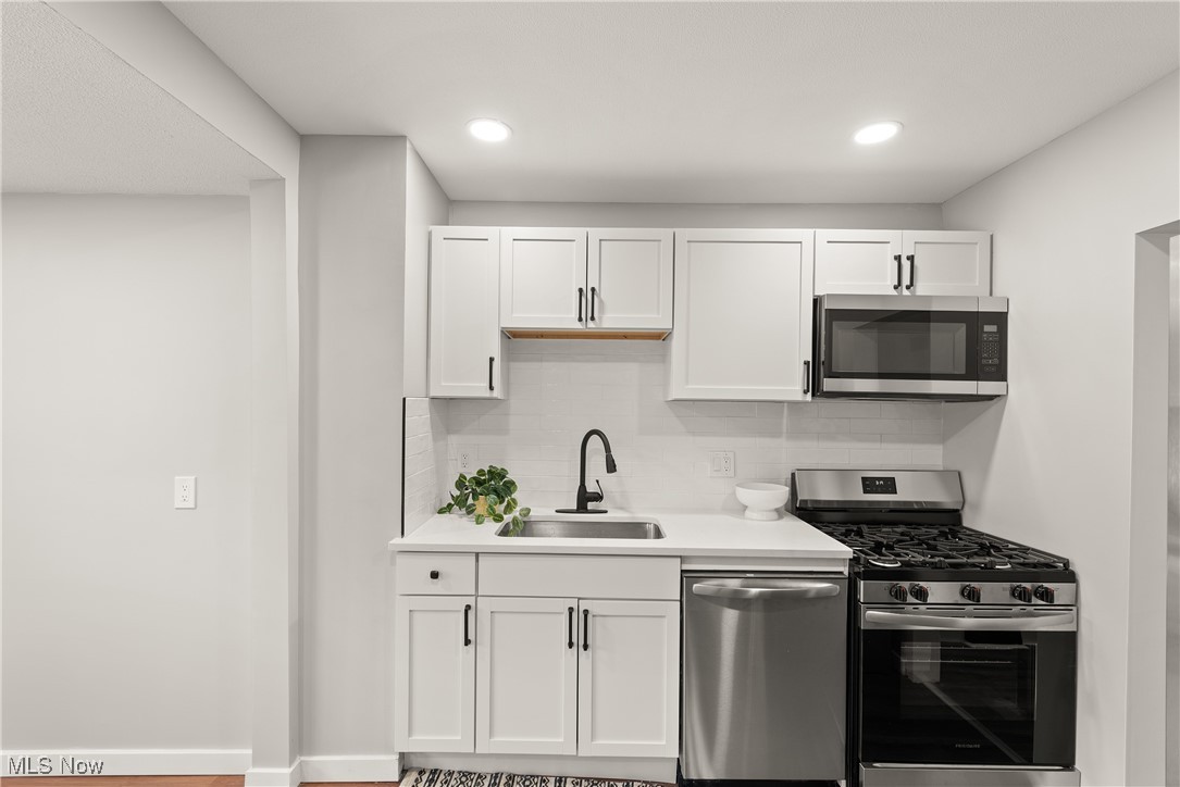 Lakewood, Ohio 44107, United States, 5 Bedrooms Bedrooms, ,3 BathroomsBathrooms,Residential,Active,98222