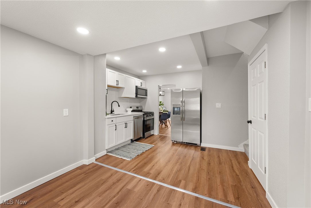 Lakewood, Ohio 44107, United States, 5 Bedrooms Bedrooms, ,3 BathroomsBathrooms,Residential,Active,98222