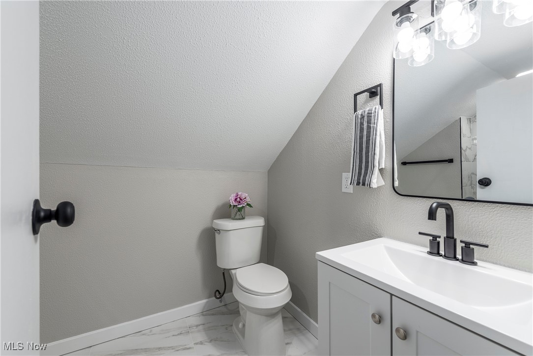 Lakewood, Ohio 44107, United States, 5 Bedrooms Bedrooms, ,3 BathroomsBathrooms,Residential,Active,98222