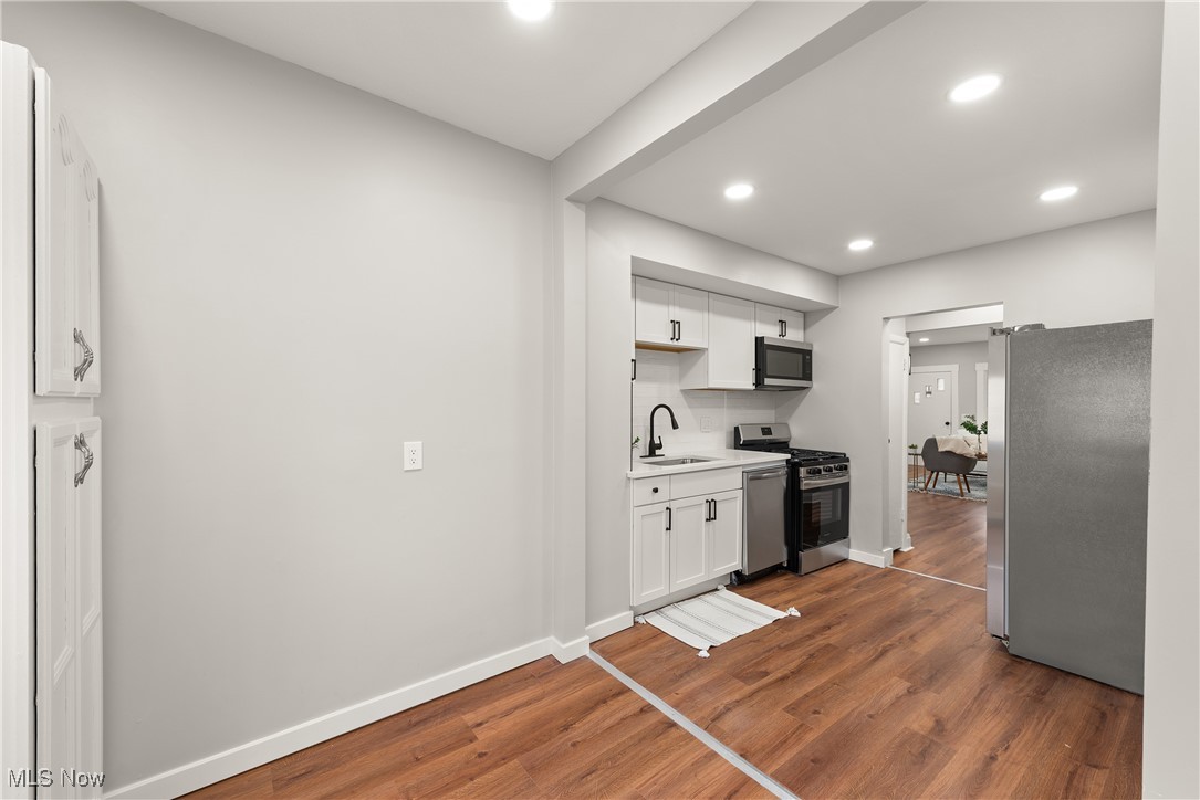 Lakewood, Ohio 44107, United States, 5 Bedrooms Bedrooms, ,3 BathroomsBathrooms,Residential,Active,98222