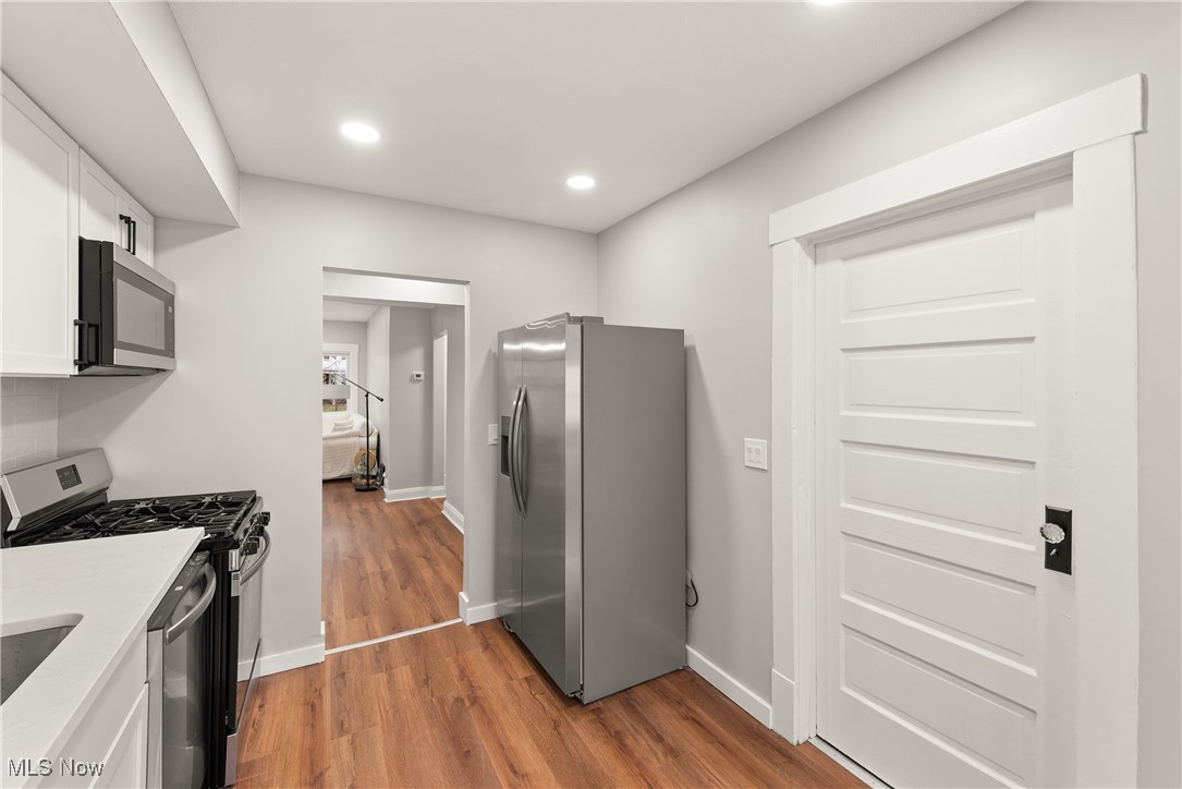 Lakewood, Ohio 44107, United States, 5 Bedrooms Bedrooms, ,3 BathroomsBathrooms,Residential,Active,98222