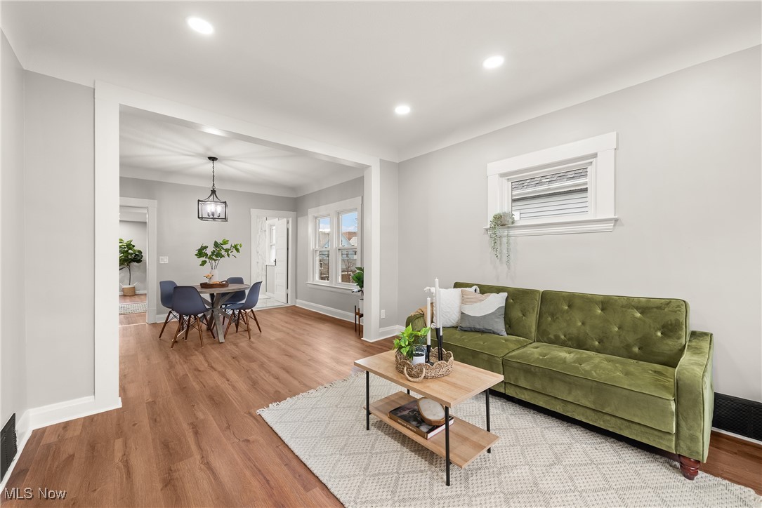 Lakewood, Ohio 44107, United States, 5 Bedrooms Bedrooms, ,3 BathroomsBathrooms,Residential,Active,98222