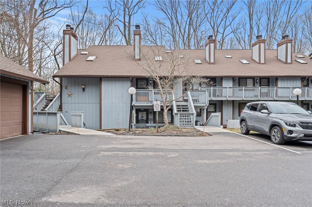 Photo of 515 Meredith Lane #2A, Cuyahoga Falls, OH 44223 (MLS # 5190835)