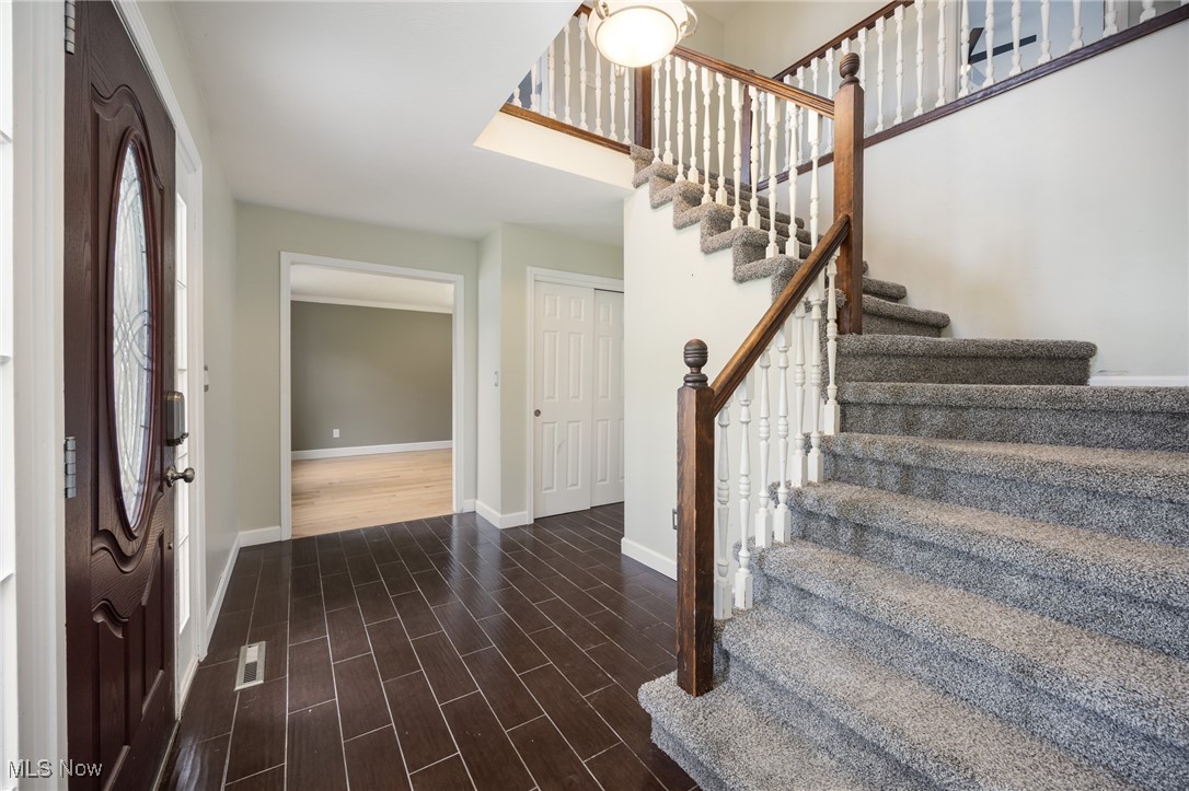 105 Ellsworth Drive, Marietta, Ohio image 2