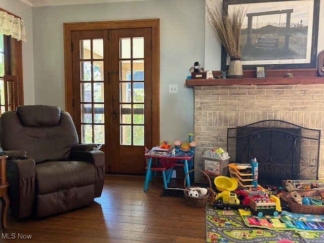 Main image without alt text