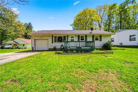 Homes For Sale - 3146 Spencer Drive<br/> Geneva, OH 44041