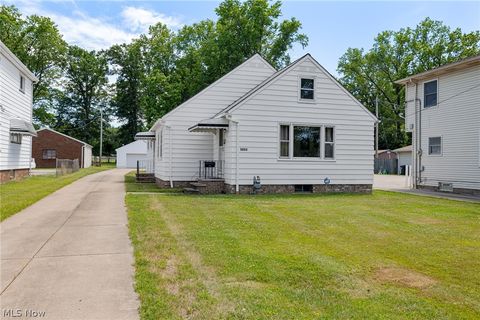 Homes For Sale - 5203 Snow Road<br/> Cuyahoga County, Parma, OH 44134