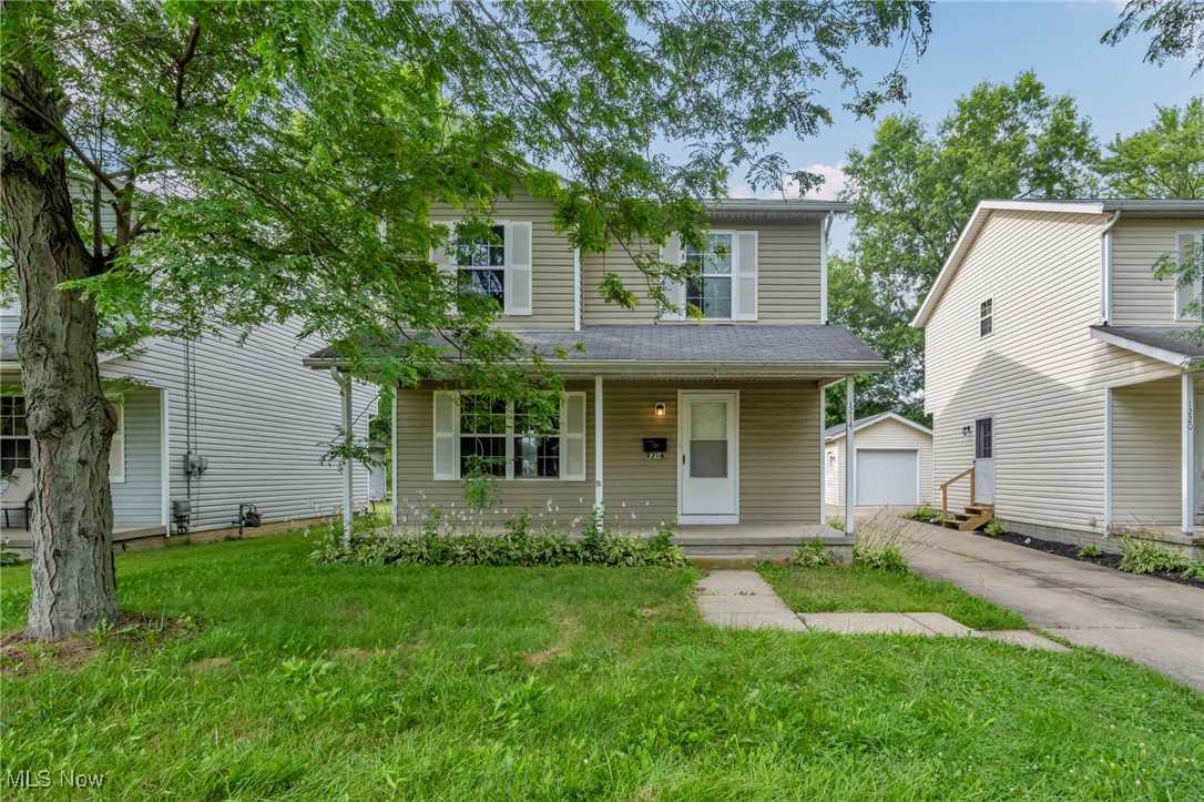 Welcome to 1214 Jersey St! A beautifully updated 2-story home featuring 3 bedrooms and 1.5 bathrooms. This home features all new paint, laminate flooring, carpet, and fixtures, that make it move-in ready.
The main floor includes a bright and spacious living room, a dining area, and open kitchen. A convenient half bath is also located on the main level. Upstairs, you’ll find three bedrooms and a full bathroom.
Outside, enjoy a covered front porch, a cozy backyard with small patio, and detached garage. Located on a quiet street just minutes from Alliance, this home is a great fit for any lifestyle. Schedule a showing today!