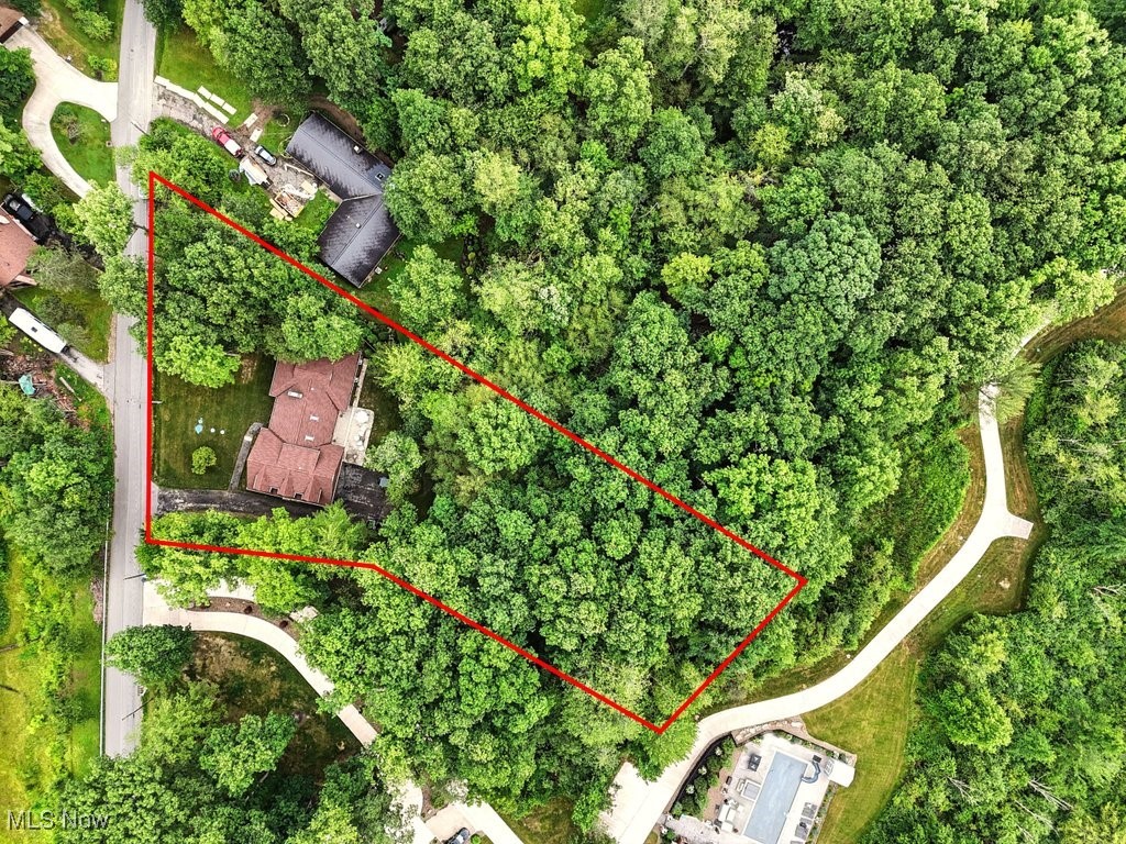 Moreland Hills, Ohio 44022, United States, 3 Bedrooms Bedrooms, ,3 BathroomsBathrooms,Residential,Active,175636