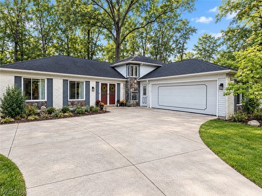 27831 BLOSSOM BLVD, NORTH OLMSTED, OH 44070 - Image ec56f897d3fdc4137a44b4e2e08064ec/1038825208