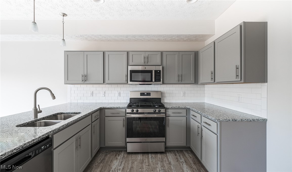 422 Honeycrisp Drive