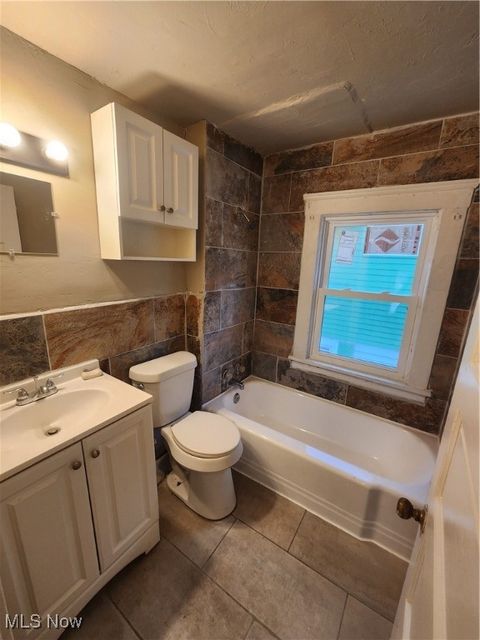 Tiny photo for 4254 E 134th Street, Cleveland, OH 44105 (MLS # 5179664)