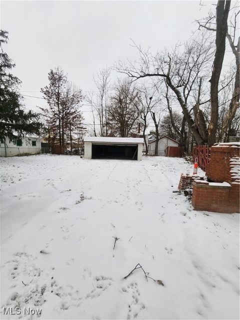 Tiny photo for 4254 E 134th Street, Cleveland, OH 44105 (MLS # 5179664)