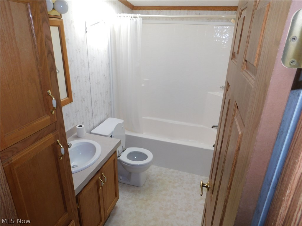 Birchwood Manor - Residential