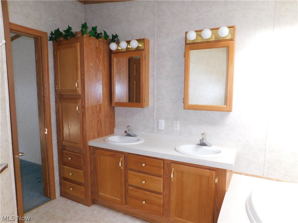 Birchwood Manor - Residential