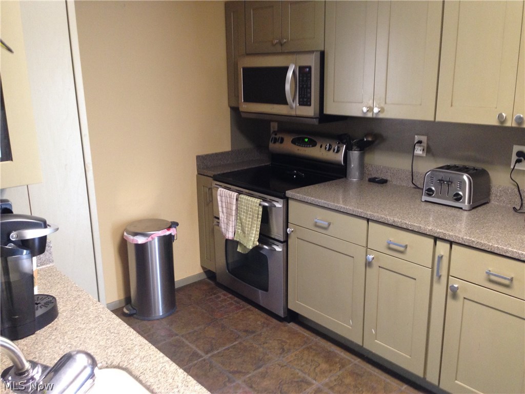 Four Plazas - Residential