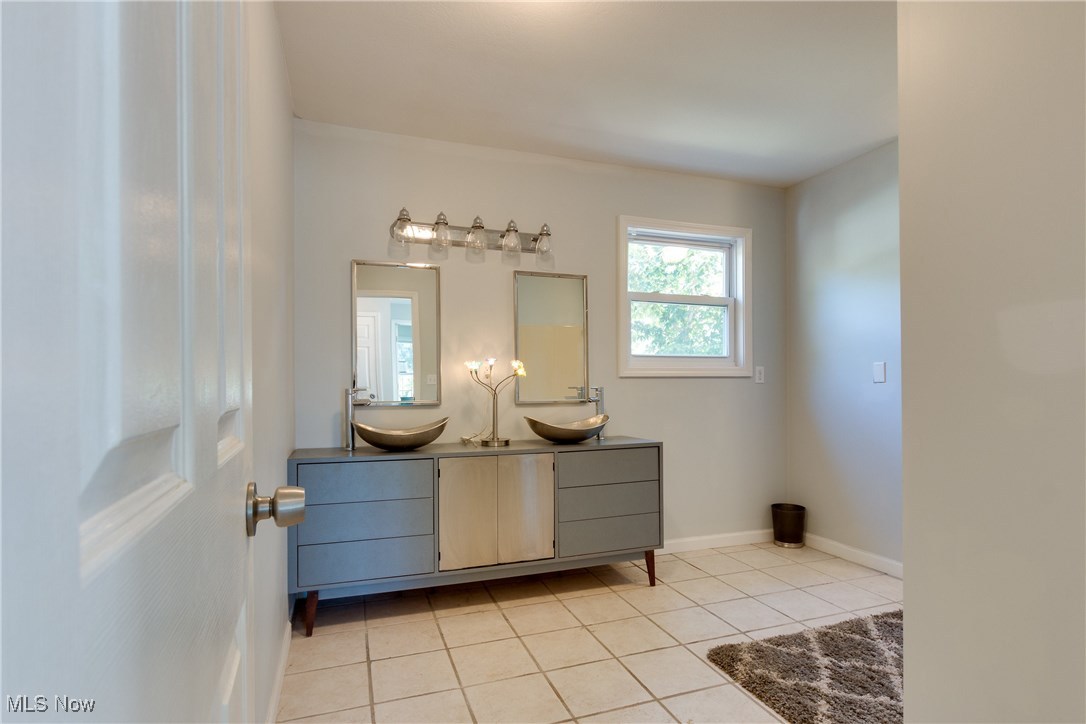 35940 Matoma Boulevard, Eastlake, Ohio image 17