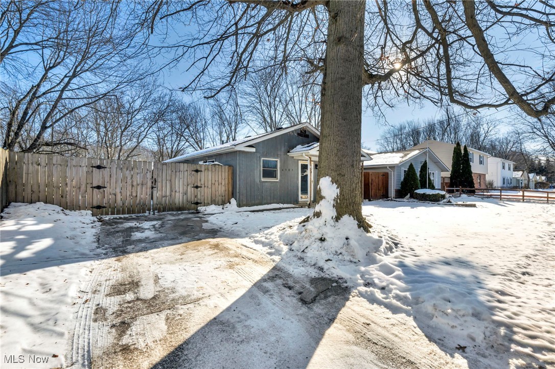 6385 Rosebelle Avenue