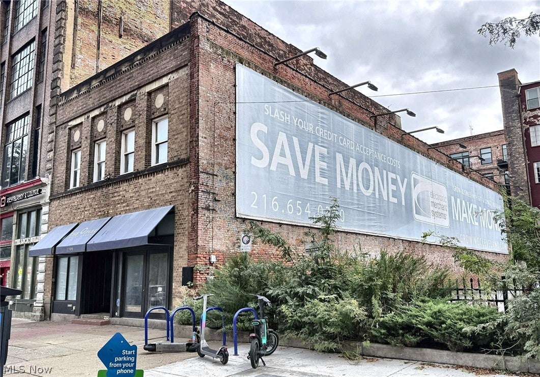 1299 W 9th Street