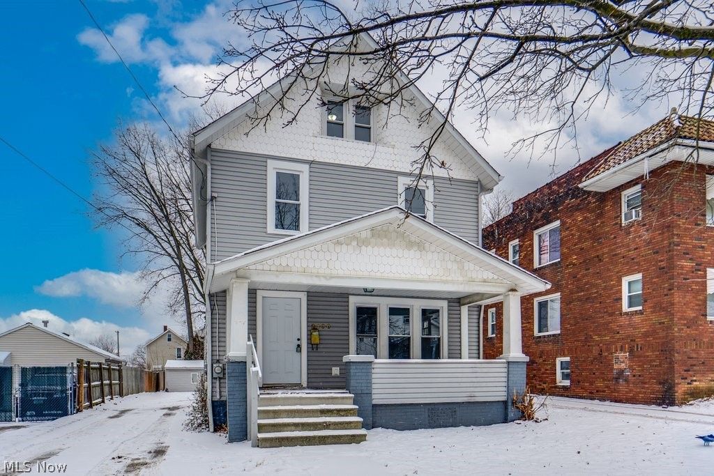 Photo of 2100 12th Street SW, Akron, OH 44314 (MLS # 5208117)