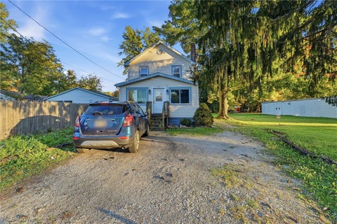Photo of 429 Lake Shore Boulevard, Painesville, OH 44077 (MLS # 5255011)