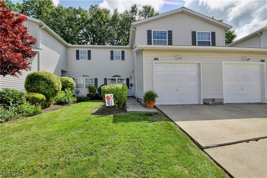 Step into the perfect blend of modern elegance and comfort in this gorgeous 3-bedroom townhouse. Recently upgraded with newer carpet, appliances, furnace, and AC (2022), every corner exudes a fresh and contemporary ambiance.Experience the ease of mind with a brand-new hot water tank (2023) and revel in the beautifully painted walls and the convenience of a new garbage system, both completed in 2023.  Your safety is paramount with the addition of a new garage system and doors, ensuring a secure environment for you and your loved ones.  The heart of this home, the kitchen, is adorned with sleek stainless steel appliances, infusing sophistication into your culinary adventures.Relish in the serenity of your own private deck, offering an inviting space for relaxation and entertainment.Located conveniently close to shopping, you'll have easy access to a variety of amenities, making daily errands a breeze.
Don't let this opportunity slip away. Your perfect home awaits! ????