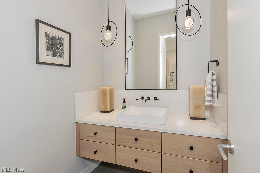 Hunting Valley, Ohio 44022, United States, 5 Bedrooms Bedrooms, ,7 BathroomsBathrooms,Residential,Active,47429