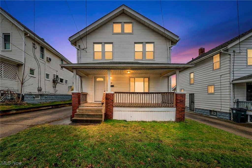 Photo of 36 W Wilbeth Road, Akron, OH 44301 (MLS # 5179991)