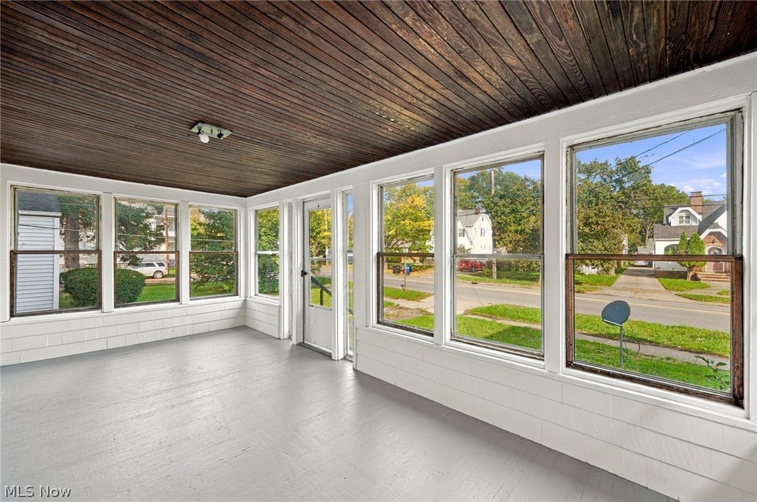 1305 Spring Road