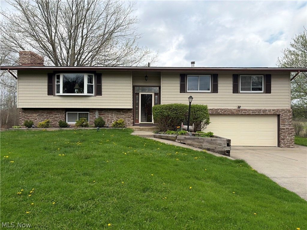 Photo of 2633 Bartlett Road, Mantua, OH 44255 (MLS # 5202360)